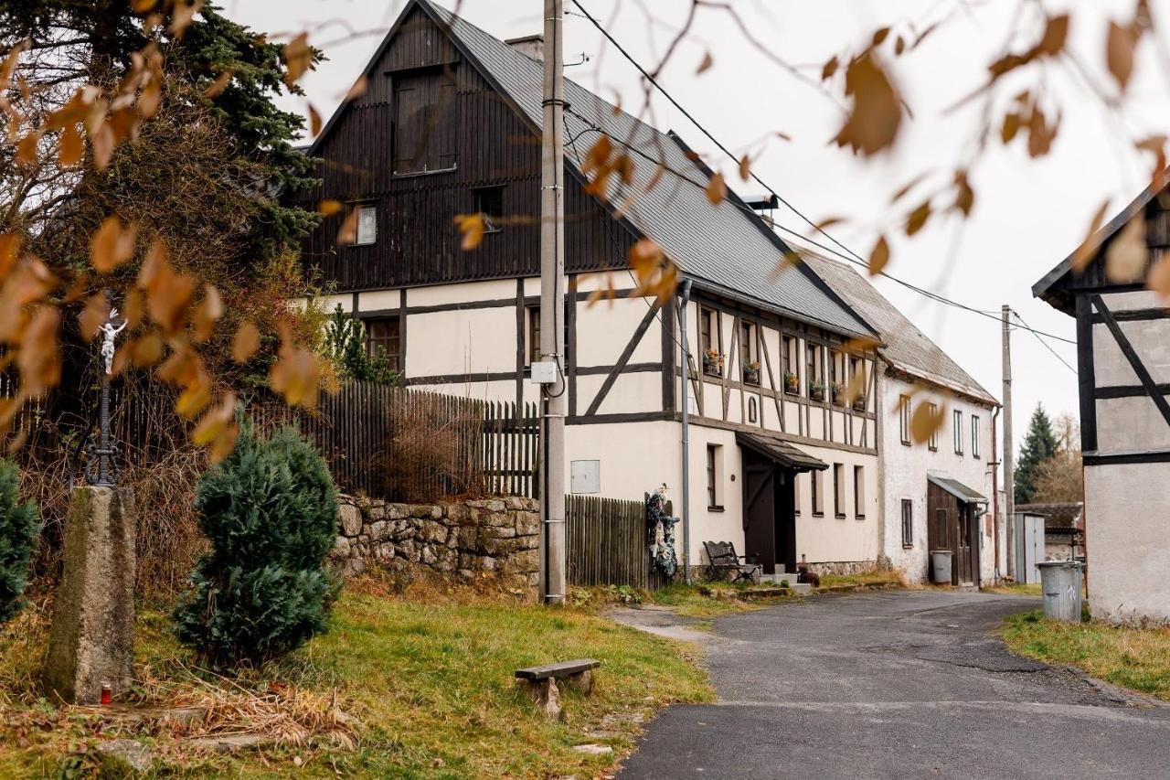 Chalupa Hrazdenka V Krusnych Horach Horni Blatna Exterior photo